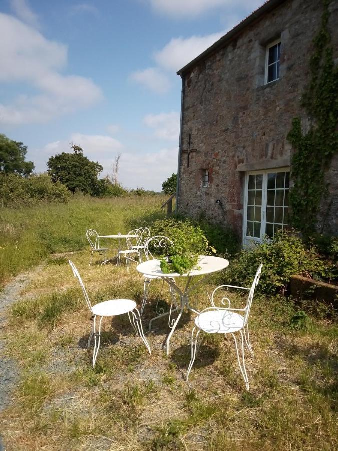 Bed and Breakfast Le Chevalier des Marettes à Airel Extérieur photo